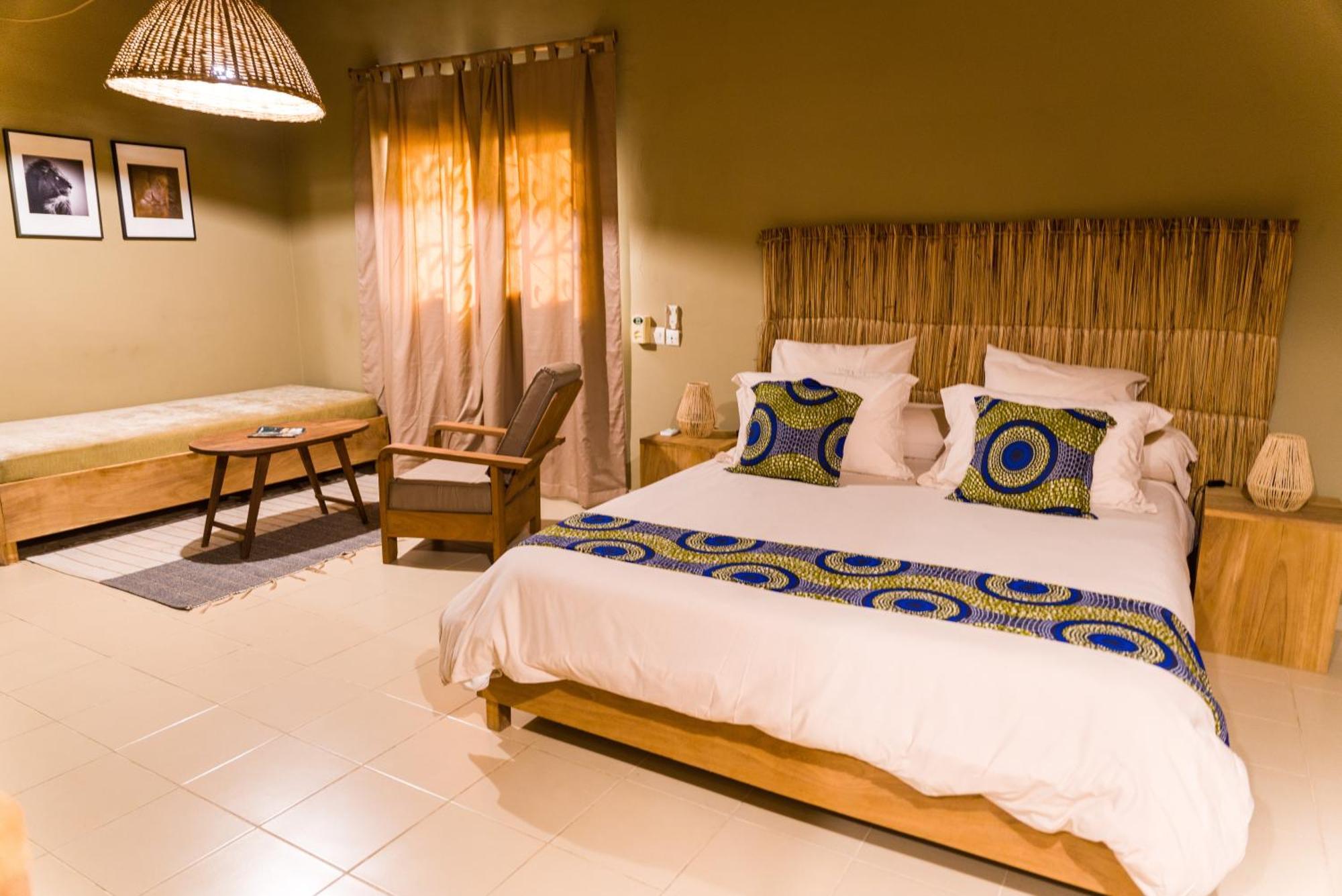 Nomads Hotel Lomé Exterior photo